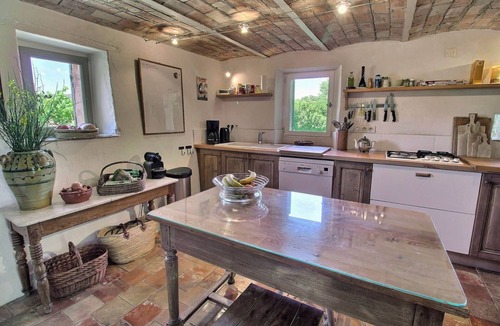 Puyvert House | 17th century farmhouse in the heart of an AOC vineyard, swimming pool