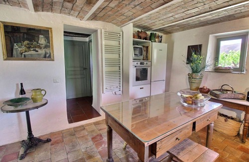Puyvert House | 17th century farmhouse in the heart of an AOC vineyard, swimming pool