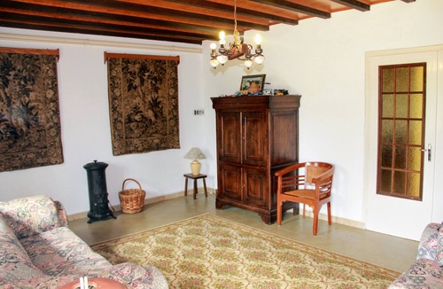 Felines House | 1896 Farmhouse 5 Rooms 9 Guests. Great Nature in Farming Country.