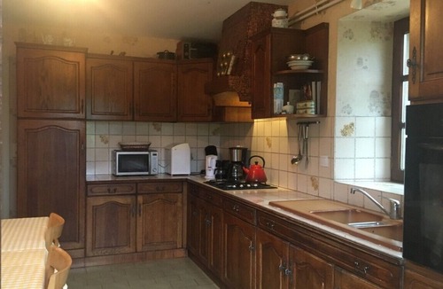 Felines House | 1896 Farmhouse 5 Rooms 9 Guests. Great Nature in Farming Country.