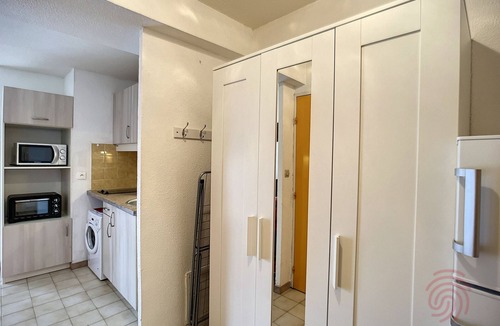 Lamalou-les-Bains Apartment | 1BR Flat with terrace, parking and wifi in Lamalou