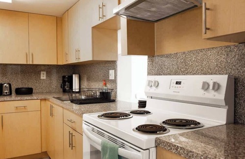 Eastern Shores Apartment | 1BR with Kitchen Eastern Shores near Sunny Isles