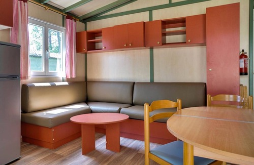 La Faute-sur-Mer Ski Chalet | 2 bedroom cottage for 4/6 people