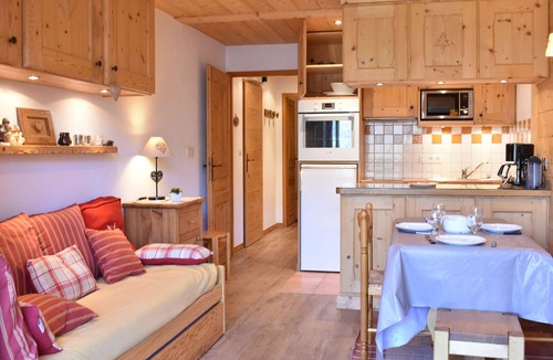 Meribel Apartment | 2-room apartment with balcony in Méribel, close to shops and slopes