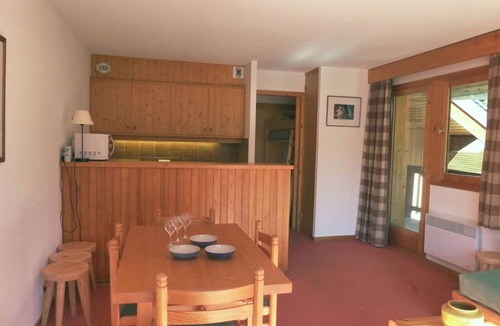 Meribel Apartment | 2-room cabin for 6, Méribel Altiport, ski-in/ski-out, mountain views, pets welcome, free Wi-Fi