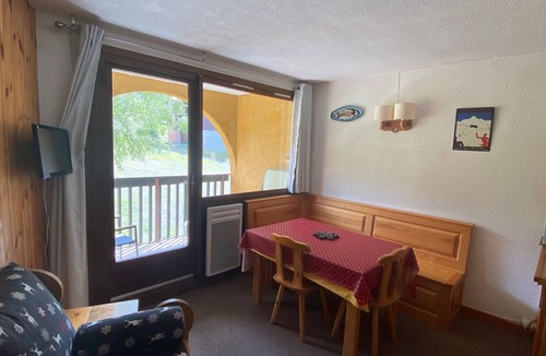 Montgenevre Apartment | 2-Room + Mountain Corner - Rated 2* - 6 People - On the Slopes in Montgenèvre