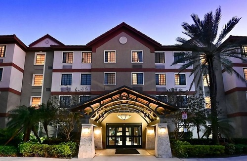 Plantation Apartment | 2 Spacious Suites w/Kitchens, Free Breakfast, Outdoor Pool!