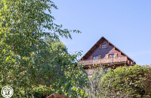 Besse-et-Saint-Anastaise House | 205 m² Gîte ∙ 5 bedrooms ∙ 12 guests