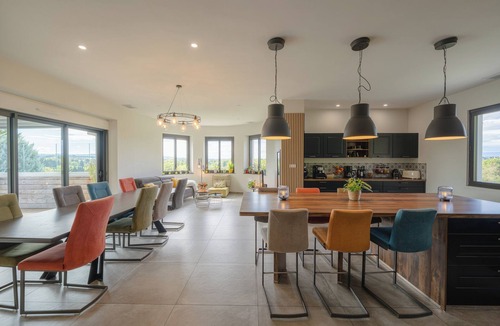 Carcassonne Villa | 200 meters from the Cité, luxury 2jacuzzis villa and heated swimming pool