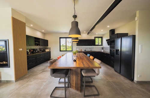 Carcassonne Villa | 200 meters from the Cité, luxury 2jacuzzis villa and heated swimming pool