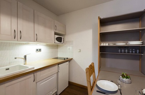 Brides-les-Bains Apartment | 200m from ski lifts, 3rd floor, view mountain, balcony, parking, tv, ski locker, 24m²