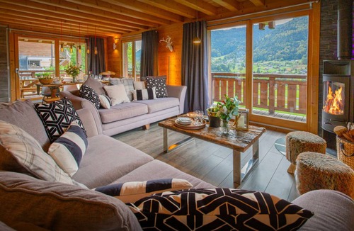 Saint-Jean-dʼAulps Ski Chalet | 207 m² Chalet ∙ 4 bedrooms ∙ 8 guests