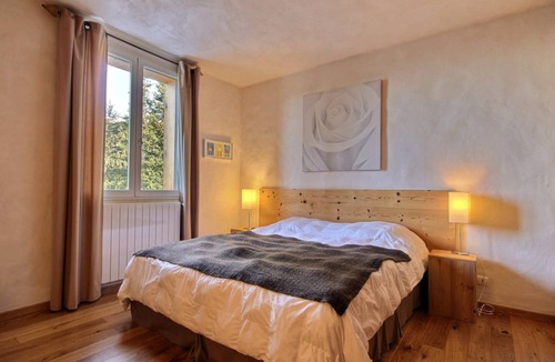 La Roche Ski Chalet | 225 m² Chalet ∙ 5 bedrooms ∙ 12 guests