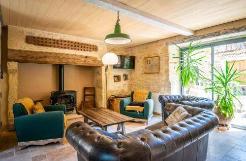 Saint-Leon-sur-Vezere House | 240 m² House ∙ 5 bedrooms ∙ 12 guests