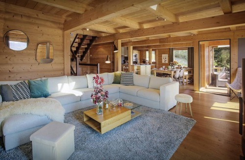Manigod Ski Chalet | 260 m² Chalet ∙ 8 bedrooms ∙ 15 guests