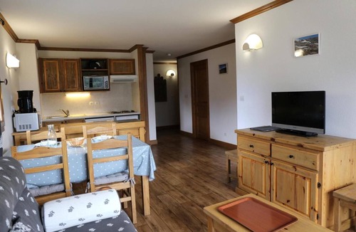 Aussois Apartment | 2nd floor, view open, balcony, tv, ski locker, 50m², Aussois