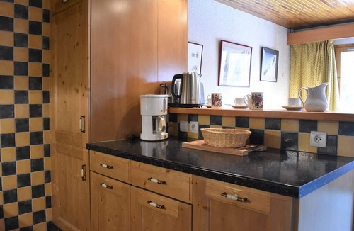 Meribel Apartment | 3-room apartment with balcony and WIFI, 150m from slopes, 6 people - Méribel
