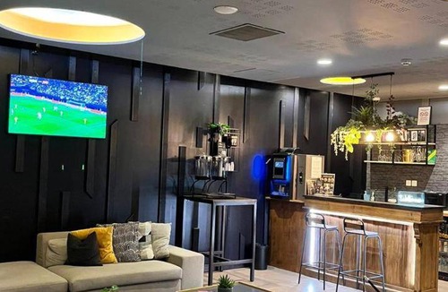 Yves Farge - Le Fleuve Apartment | 35 m² Serviced apartment ∙ 127 guests