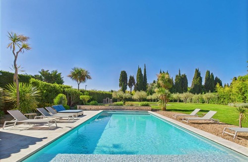 Eygalieres House | 350 m² House ∙ 8 bedrooms ∙ 19 guests