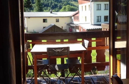 Valloire Apartment | 350m from ski slopes, 1st floor, balcony, parking, ski locker, 24m², Valloire