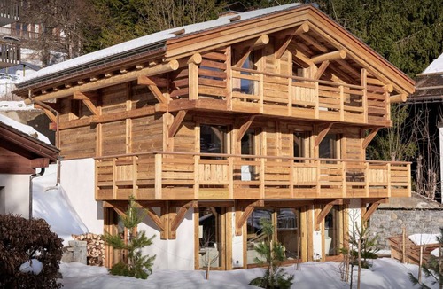 La Clusaz Ski Chalet | 362 m² Chalet ∙ 5 bedrooms ∙ 10 guests