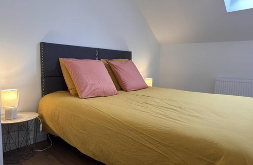 Saint-Bonnet-de-Four Cottage | 38 m² Cabin ∙ 2 bedrooms ∙ 4 guests