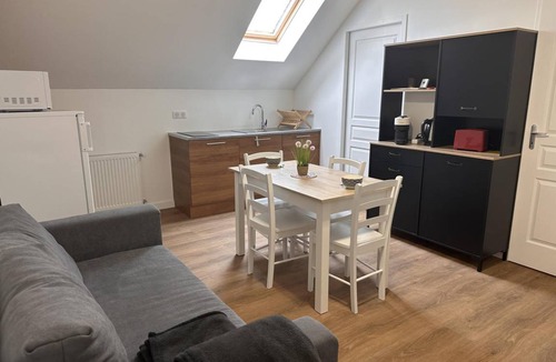 Saint-Bonnet-de-Four Cottage | 38 m² Cabin ∙ 2 bedrooms ∙ 4 guests