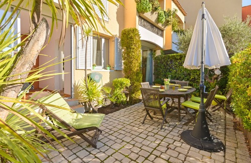 Cassis Apartment | 4 bedroom apartment in a high class complex with a swimming pool