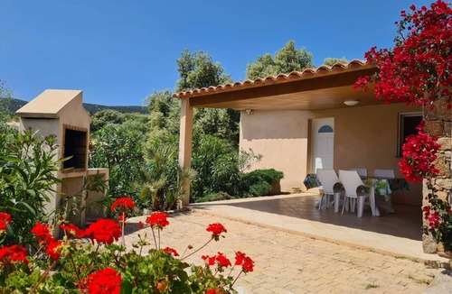 Monacia-d'Aullene House | 4-person house with pool 4 km from the sea, southern Corsica