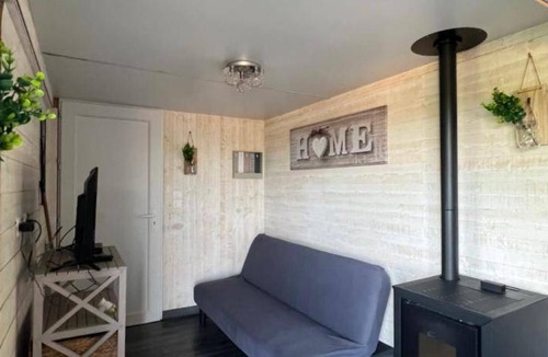 Salignac-Eyvignes Ski Chalet | 40 m² Chalet ∙ 3 bedrooms ∙ 6 guests