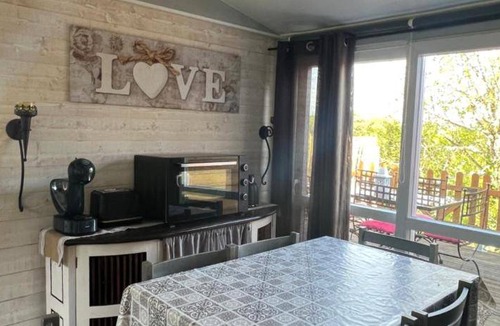 Salignac-Eyvignes Ski Chalet | 40 m² Chalet ∙ 3 bedrooms ∙ 6 guests