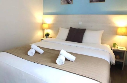 Forges-les-Eaux Apartment | 42 m² Apartment ∙ 3 bedrooms ∙ 7 guests
