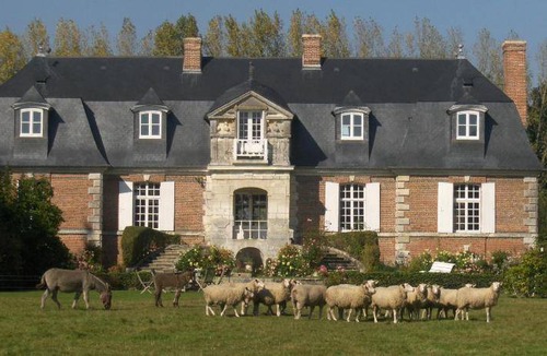 Saint-Eloi-de-Fourques Bed & Breakfast | 50 m² Bed and breakfast ∙ 7 guests