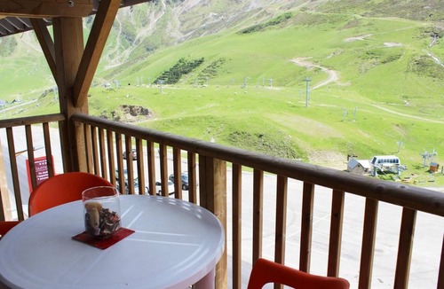 La Mongie Apartment | 50m from ski slopes, view ski slopes/mountain, swimming pool, terrace, parking, tv, ski locker, 64m²