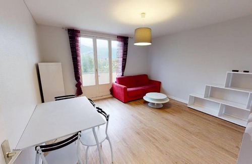Grenoble City Centre Resort | 70 m² Private room ∙ 1 bedroom ∙ 1 guest