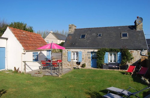 Plougrescant House | 70 m² Gîte ∙ 3 bedrooms ∙ 4 guests