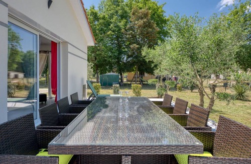 Lesparre-Medoc Other | 80 m² Accommodation ∙ 2 bedrooms ∙ 4 guests
