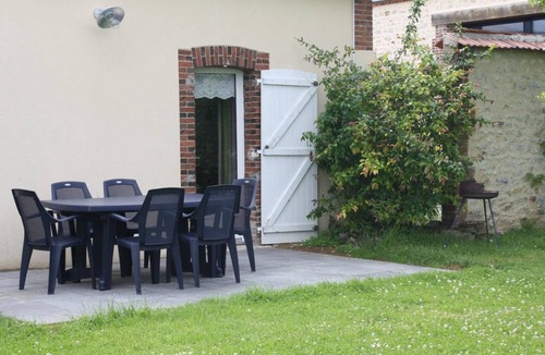 Pre-Saint-Evroult Cottage | 80 m² Cabin ∙ 2 bedrooms ∙ 5 guests