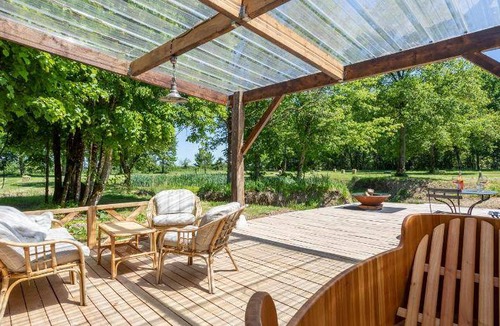 Joue-les-Tours Cabin | 80 m² Lodge ∙ 2 guests