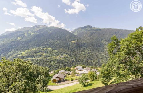 Montvalezan House | 82 m² Gîte ∙ 3 bedrooms ∙ 6 guests