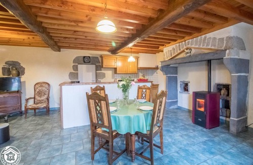 Saint-Ours House | 85 m² Gîte ∙ 1 bedroom ∙ 4 guests