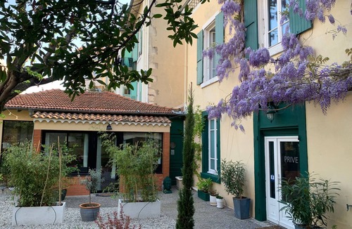 Faubourg Saint-Jacques Apartment | A haven of peace and greenery in the heart of the city