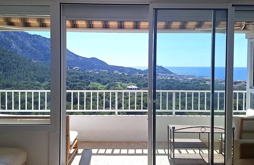 8th Arrondissement Apartment | A nest between sea and sky!
