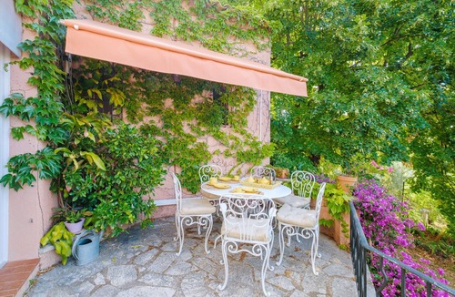 Speracedes Villa | A Stopover in an Olive Grove