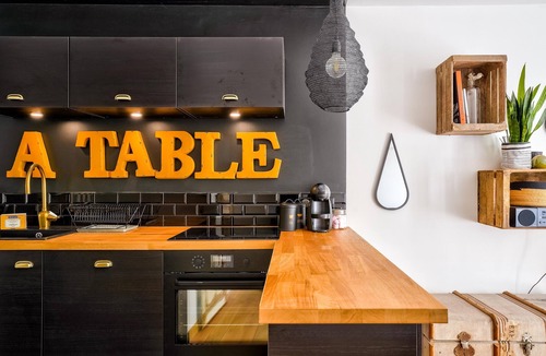 Auvers-sur-Oise Apartment | Amman - Self-contained studio with garden terrace