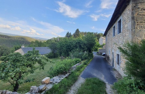 Prunieres House | Ancien Corps de Ferme Restauré Avec vue Imprenable