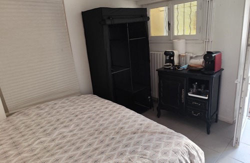 Bonnieres-sur-Seine Cabin | Animaux Acceptés , 3 Jaccuzis, Jardin de Paysagiste, Grand lit Confortable,