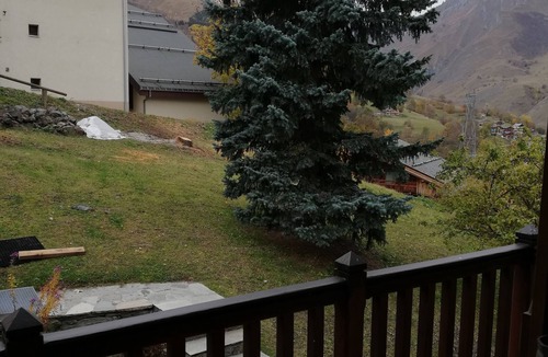 Saint-Martin-de-Belleville Apartment | apartment "myosotis" in chalet 20 m from the ski lift of the village and shops
