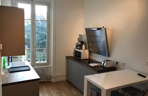 Zola - Pressense Apartment | Apartment-1 bedroom - 6p.- 40M2-wifi-METRO