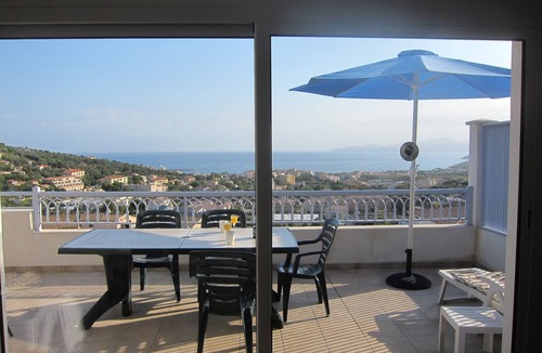 L'Ile-Rousse Apartment | Apartment 57m2, RESIDENCE GRAND STANDING, TERRACE 26m ², FACE SEA, BEACH 800m